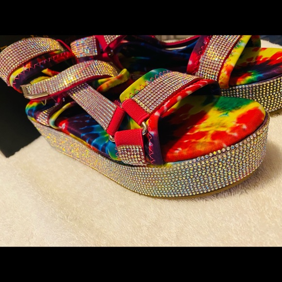 Brand New Super Stylish BLING Platform Sandals By AZALEA WANG / AKIRA - box 74 - Picture 3 of 7